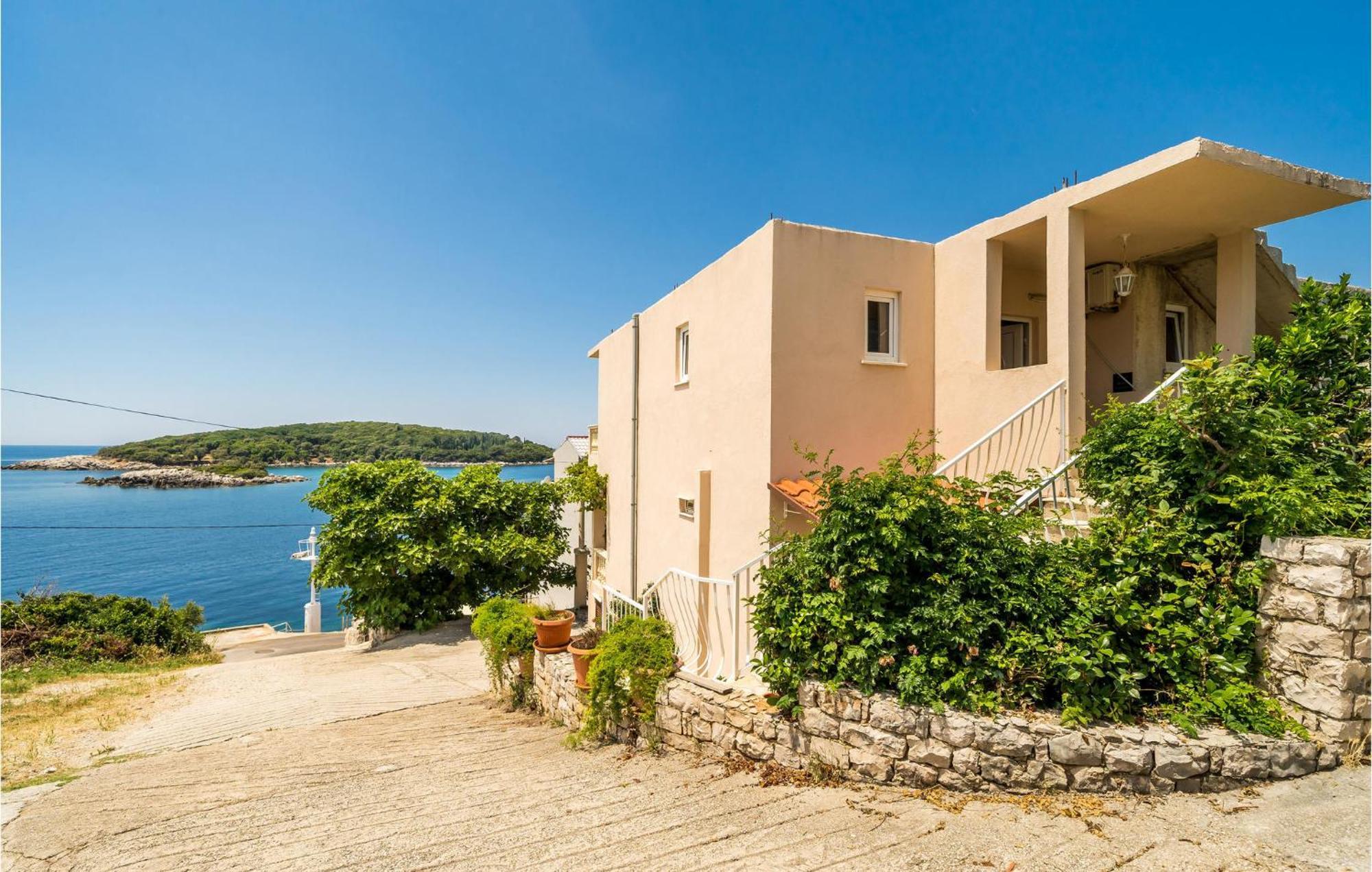 Stunning Apartment In Gruda With House Sea View Molunat Bagian luar foto