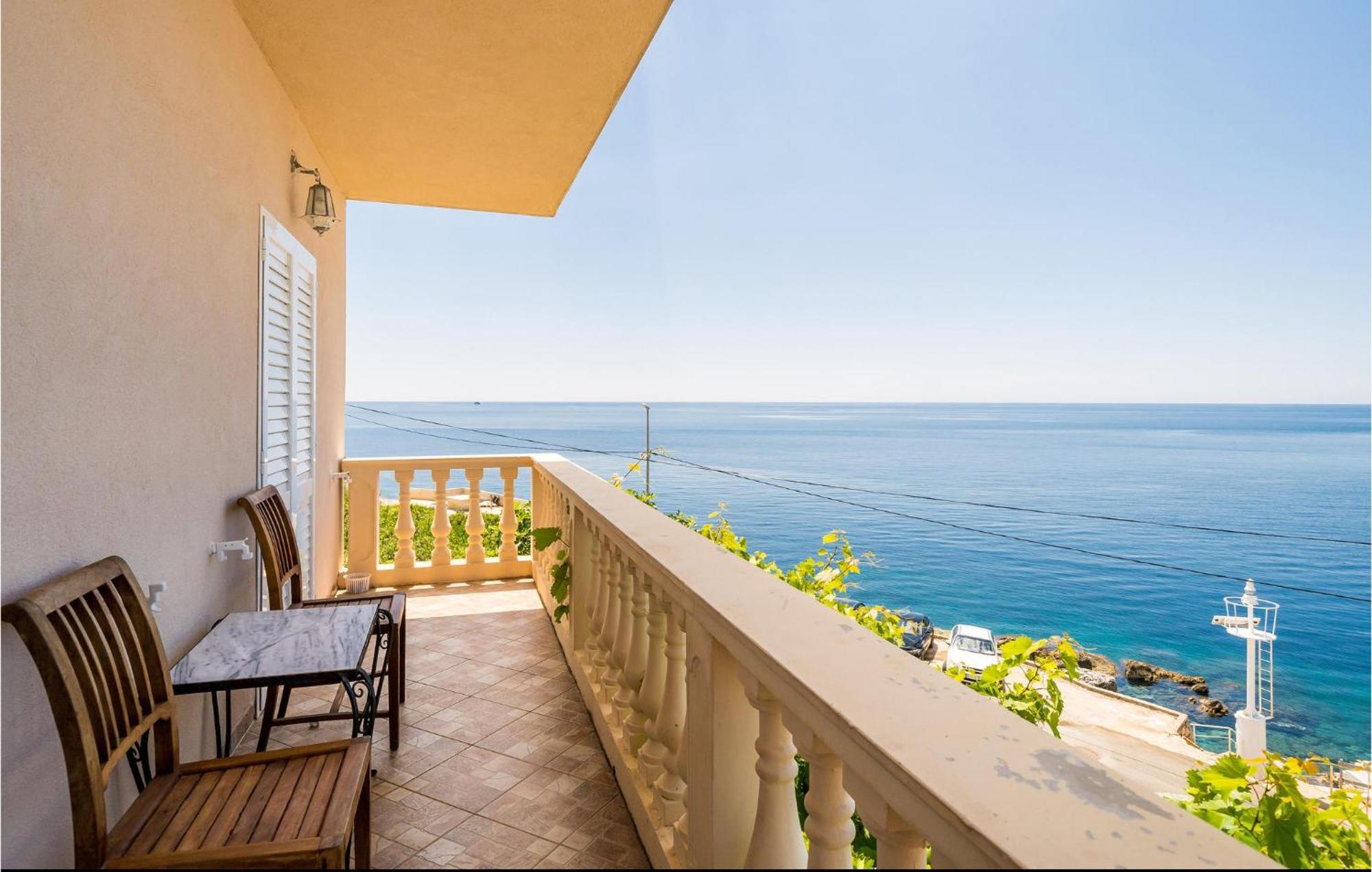 Stunning Apartment In Gruda With House Sea View Molunat Bagian luar foto